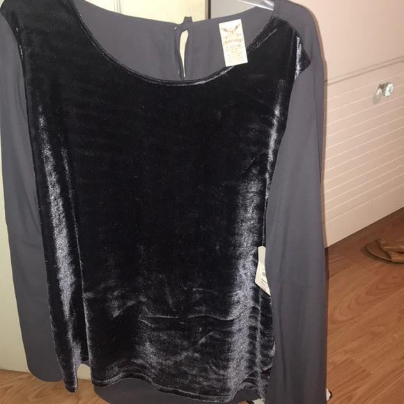 Gray blouse - Picture 1 of 5